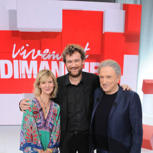 Exclusif - Olivier de Benoist, sa femme Caroline de Benoist et Michel Drucker - Enregistrement de l'émission "Vivement Dimanche", présentée par M.Drucker et diffusée le 15 septembre sur France 3. Le 10 septembre 2024 © Guillaume Gaffiot / Bestimage 