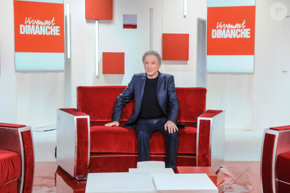 Exclusif - Michel Drucker - Enregistrement de l'émission "Vivement Dimanche", présentée par M.Drucker et diffusée le 15 septembre sur France 3. Le 10 septembre 2024 © Guillaume Gaffiot / Bestimage