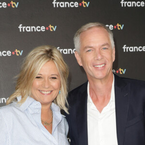 Flavie Flament et Julien Arnaud au photocall de la conférence de presse de rentrée de France Télévisions à Paris, France, le 4 septembre 2024. © Coadic Guirec/Bestimage