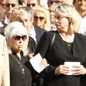 Pierre Vernier, Elodie Constantin (première femme de Jean-Paul Belmondo), Luana Belmondo lors de la cérémonie d'hommage national à Jean-Paul Belmondo à l'Hôtel des Invalides à Paris, France, le 9 septembre 2021. © Christophe Aubert via Bestimage 