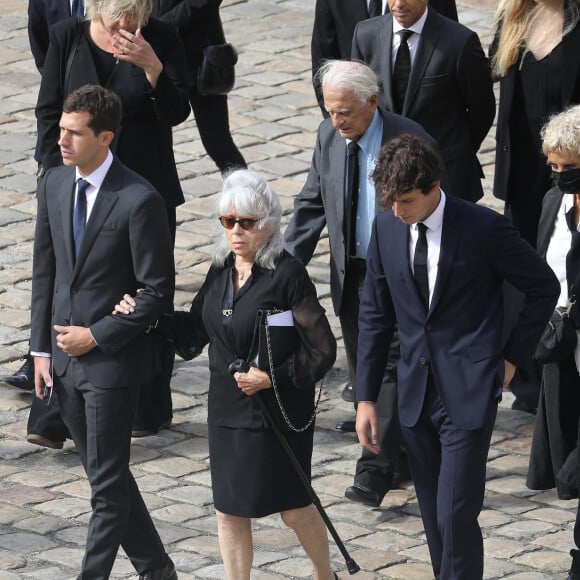 La dernière apparition publique d'Élodie Constantin a eu lieu en 2021, lors de l'hommage national à Jean-Paul aux Invalides
Elodie Constantin, Victor et Alessandro avec sa compagne Meline, Alain Belmondo, Muriel Belmondo, Luana, Paul lors de la cérémonie d'hommage national à Jean-Paul Belmondo à l'Hôtel des Invalides à Paris, France, le 9 septembre 2021. © Dominique Jacovides/Bestimage 