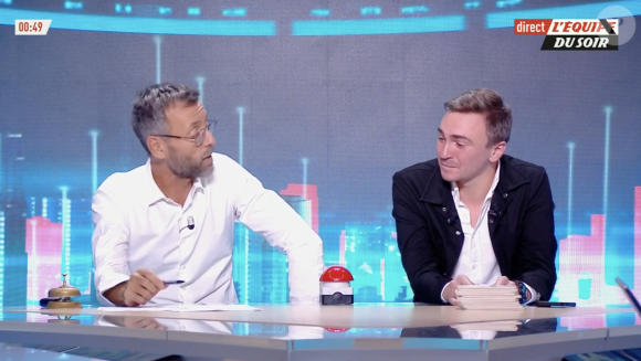 Betrand Latour, le journaliste de l'Equipe TV craque en faisant ses adieux.