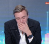 Betrand Latour, le journaliste de l'Equipe TV craque en faisant ses adieux.