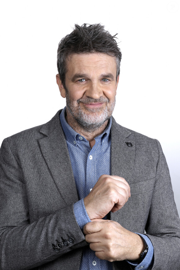Portrait de Hervé Mathoux lors de l'enregistrement de l'émission "Chez Jordan de Luxe". Le 27 mars 2024 © Cédric Perrin / Bestimage  