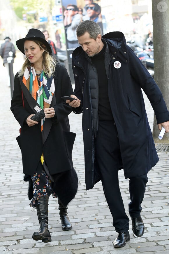 Tout comme Guillaume Canet et Marion Cotillard, il aimerait que les gens cessent de s'y installer.
Marion Cotillard et Guillaume Canet lors de l'hommage à Agnes Varda à la Cinémathèque française à Paris, France, le 2 avril 2019. Photo par ABACAPRESS.COM