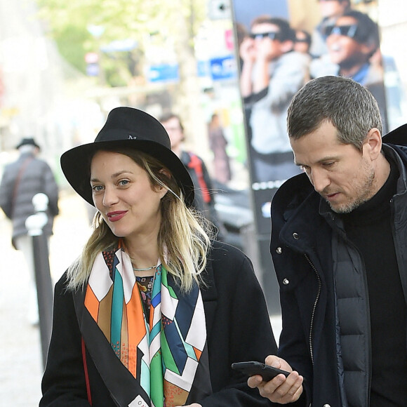 Tout comme Guillaume Canet et Marion Cotillard, il aimerait que les gens cessent de s'y installer.
Marion Cotillard et Guillaume Canet lors de l'hommage à Agnes Varda à la Cinémathèque française à Paris, France, le 2 avril 2019. Photo par ABACAPRESS.COM