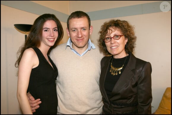 Dany Boon fait aussi partie de ceux qui accompagnent la journaliste depuis des décennies.Dany, sa femme Yaëlle et Mireille Dumas