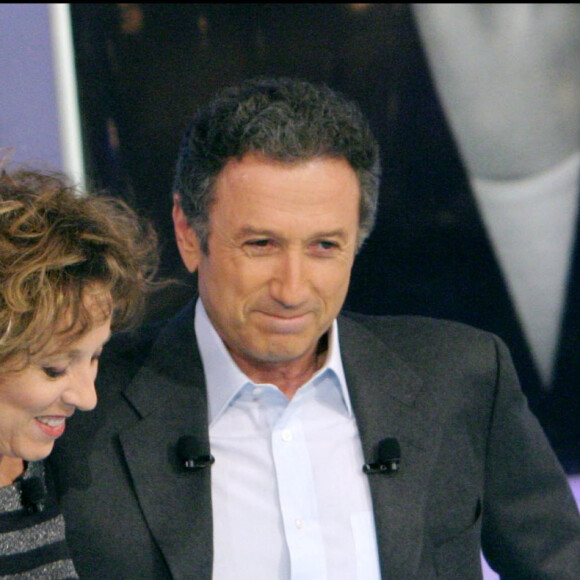 Mireille Dumas avec Michel Drucker dans Vivement Dimanche.