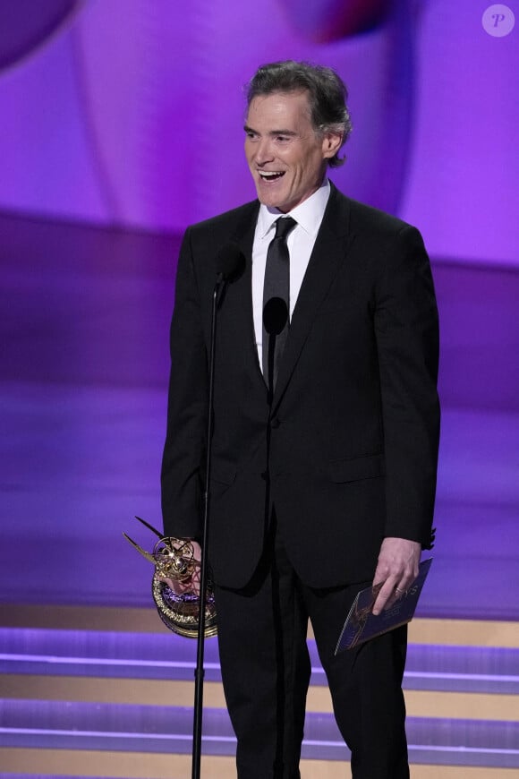 Billy Crudup accepte le prix du meilleur second rôle dans une série dramatique pour son rôle dans 'The Morning Show' lors de la 76e cérémonie des Emmy Awards au Peacock Theater le dimanche 15 septembre 2024 à Los Angeles, CA, USA.
