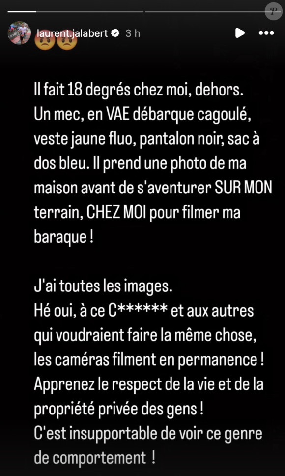 "Un mec, en VAE (vélo à assistance électrique) débarque cagoulé, veste jaune fluo, pantalon noir, sac à dos bleu", explique Laurent Jalabert
 