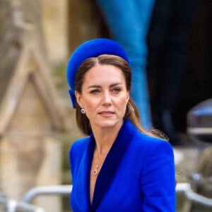 pour tenter de toucher ou attirer l'attention de la belle quadragénaire. Kate Middleton a travaillé dans l'ombre comme l'indique le site "Hello !" En effet, il a été confirmé que la
Kate Middleton