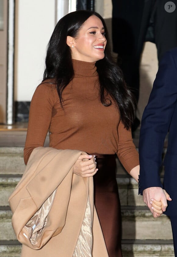 Meghan Markle, duchesse de Sussex, une tache de transpiration sous le bras, a honoré son premier engagement de l'année, en se rendant à la Canada House à Londres.