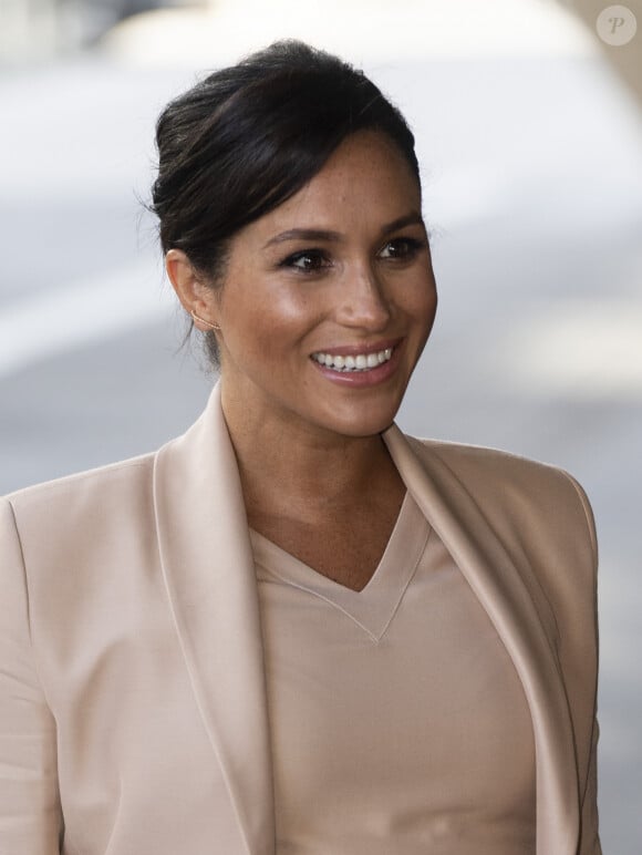 Meghan Markle (enceinte), duchesse de Sussex, à la sortie du National Theatre à Londres. Le 30 janvier 2019 