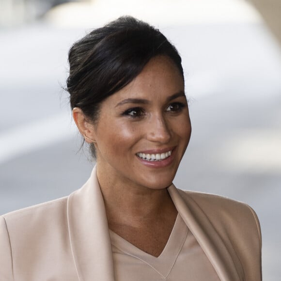 Meghan Markle (enceinte), duchesse de Sussex, à la sortie du National Theatre à Londres. Le 30 janvier 2019 