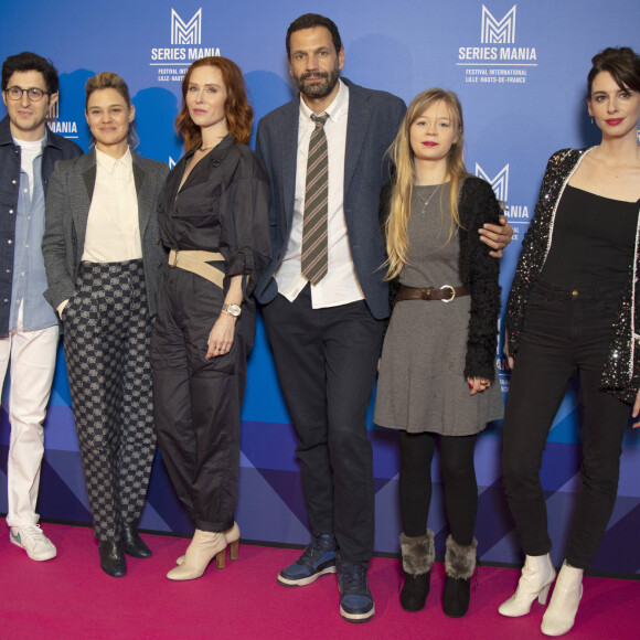 Elle est affichée au prix de 4 160 000 euros comme le présente l'annonce mise en ligne à la fin du mois de mai dernier repérée par La Voix du Nord
Guest, Marie Denarnaud, Audrey Fleurot, Mehdi Nebbou, Cypriane Gardin, Beéangere McNeese de la série HPI - 6 ème édition du Festival Séries Mania à Lille, France, le 18 mars 2023. © Christophe Aubert via Bestimage