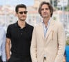 Un coup dur pour l'acteur Pierre Niney et le producteur Dimitri Rassam !
Les co-réalisateurs Matthieu Delaporte et Alexandre de La Patellière, Pierre Niney, le producteur Dimitri Rassam - Photocall du film "Le comte de Monte Cristo" (Hors Compétition) lors du 77ème Festival International du Film de Cannes © Moreau / Jacovides / Bestimage 