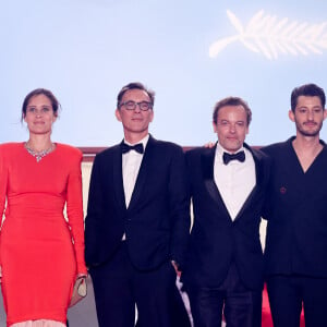 L'oeuvre aura aussi droit à une très jolie promotion à travers tout le pays. Voire une nomination en tant qu'acteur pour Pierre Niney ?
Dimitri Rassam, Julie De Bona, Alexandre de La Patellière, Patrick Mille, Pierre Niney - Descente des marches du film " Le comte de Monte-Cristo " lors du 77ème Festival International du Film de Cannes, au Palais des Festivals à Cannes. Le 22 mai 2024 © Jacovides-Moreau / Bestimage 