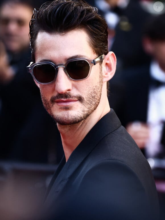 22 mai 2024, Cannes, France : Pierre Niney assiste au tapis rouge ' Le Comte De Monte-Cristo ' lors de la 77e édition du Festival de Cannes au Palais des Festivals le 22 mai 2024 à Cannes, France.