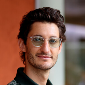 Pierre Niney au village lors des Internationaux de France de tennis de Roland Garros 2023, à Paris, France, le 11 juin 2023. © Jacovides-Moreau/Bestimage 