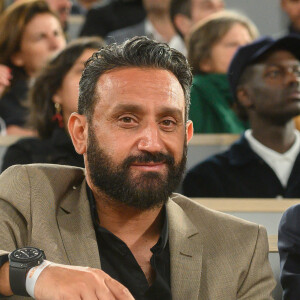 Cyril Hanouna dans les tribunes lors des Internationaux de France à Roland Garros le 1er juin 2022 à Paris, France. Photo par Laurent Zabulon/ABACAPRESS.COM