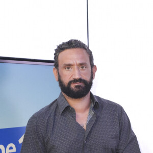 Présent à la télé, à la radio, il est à la fois animateur et producteur...
Cyril Hanouna sur le plateau de l'émission "On marche sur la tête", diffusée en direct sur Europe 1. Le 26 août 2024 © Jack Tribeca / Bestimage 