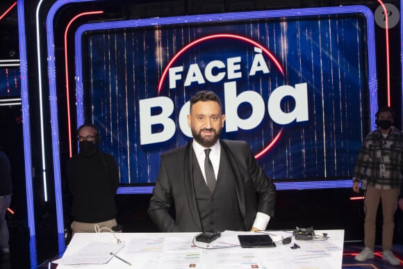 Il serait aujourd'hui à la tête d'une fortune estimée à 85 millions d'euros.Cyril Hanouna - Enregistrement de la première émission "Face à Baba" présentée par C.Hanouna et diffusée en direct le 16 décembre sur C8 © Jack Tribeca / Bestimage  Exclusive - No Web No Blog pour Belgique et Suisse