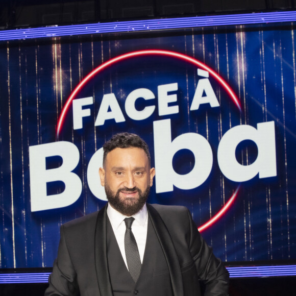 Il serait aujourd'hui à la tête d'une fortune estimée à 85 millions d'euros.Cyril Hanouna - Enregistrement de la première émission "Face à Baba" présentée par C.Hanouna et diffusée en direct le 16 décembre sur C8 © Jack Tribeca / Bestimage  Exclusive - No Web No Blog pour Belgique et Suisse