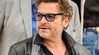 Matthieu Chedid : Son havre de paix en Seine-et-Marne, un lieu exceptionnel où il se sent comme "un hibou dans son trou"