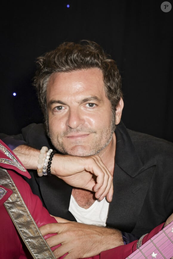 Matthieu Chedid (Le chanteur M) à l'inauguration de sa statue de cire au musée Grévin à Paris le 11 septembre 2023.