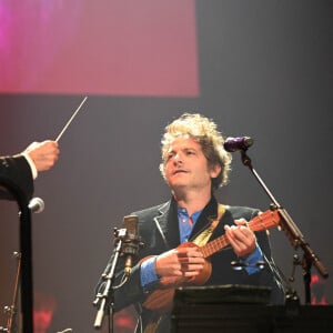 Vladimir Cosma et Matthieu Chedid (le chanteur M) - Concert de Vladimir Cosma pour ses "Inoubliables musiques de film" au Grand Rex à Paris. Le 15 octobre 2021