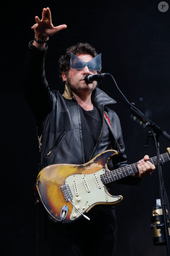 Le chanteur M (Matthieu Chedid) lors de l'Edition Spéciale pour les soignants du festival Solidays 2021 à l'hippodrome ParisLongchamp, le 4 juillet 2021.