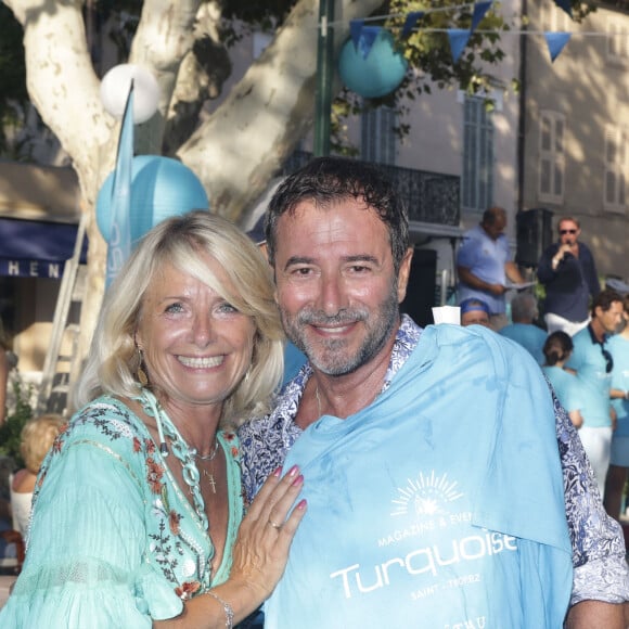 Il s'est déjà fait à la vie locale... Il a même un terrain de pétanque sur sa propriété.
Pascale Perez, Bernard Montiel - People à la Pétanque Turquoise sur la Place des Lices à Saint-Tropez, au profit de l'association "Soleil d'Enfance". Le 11 août 2024 © Jack Tribeca / Bestimage