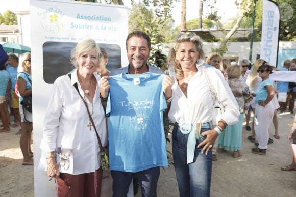 Chantal Ladesou, Bernard Montiel, Caroline Margeridon lors d'un tournoi de pétanque place des Lices organisé par le magazine Turquoise pour l'association Sourire à la vie à Saint-Tropez le 10 août 2022. © Jack Tribeca / Bestimage