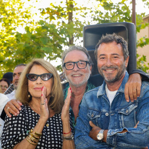 Nicole Calfan, Felix Gray, Bernard Montiel lors de l'inauguration de l'exposition Paris Match "Paris Match et les stars, des célébrités en toute liberté" à Saint-Tropez le 8 août 2023. © Jack Tribeca / Bestimage 