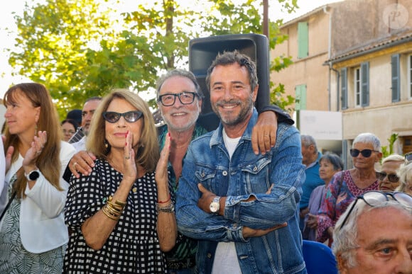 Nicole Calfan, Felix Gray, Bernard Montiel lors de l'inauguration de l'exposition Paris Match "Paris Match et les stars, des célébrités en toute liberté" à Saint-Tropez le 8 août 2023. © Jack Tribeca / Bestimage 