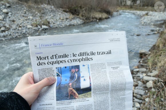 Illustrations au Vernet dans les Alpes-de-Haute-Provence dans le cadre de la disparition du petit Emile en juillet 2023 dont une partie des ossements ont été retrouvés. Le 4 avril 2024. © Romain Doucelin / Bestimage 