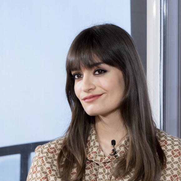 Clara Luciani assiste à la conférence "Women In Motion" de Kering à l'hôtel Majestic Barrière lors du 75ème Festival International du Film de Cannes le 21 mai 2022. © Olivier Borde/bestimage