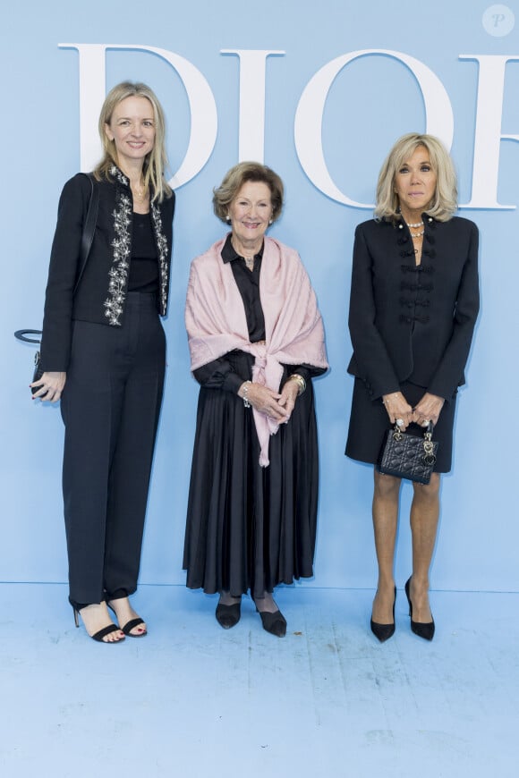 Delphine Arnault, la reine Sonja de Norvège et Brigitte Macron au photocall du défilé de mode féminine Dior printemps-été 2025 lors de la Fashion Week de Paris (PFW), à Paris, France, le 24 septembre 2024. © Olivier Borde/Bestimage 