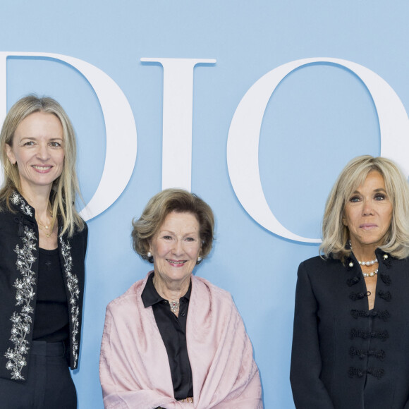 Delphine Arnault, la reine Sonja de Norvège et Brigitte Macron au photocall du défilé de mode féminine Dior printemps-été 2025 lors de la Fashion Week de Paris (PFW), à Paris, France, le 24 septembre 2024. © Olivier Borde/Bestimage 