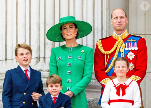 Kate Middleton, le prince William et leurs trois enfants : le prince George, la princesse Charlotte et le prince Louis.