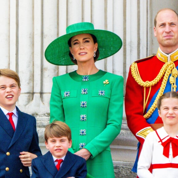 Kate Middleton, le prince William et leurs trois enfants : le prince George, la princesse Charlotte et le prince Louis.