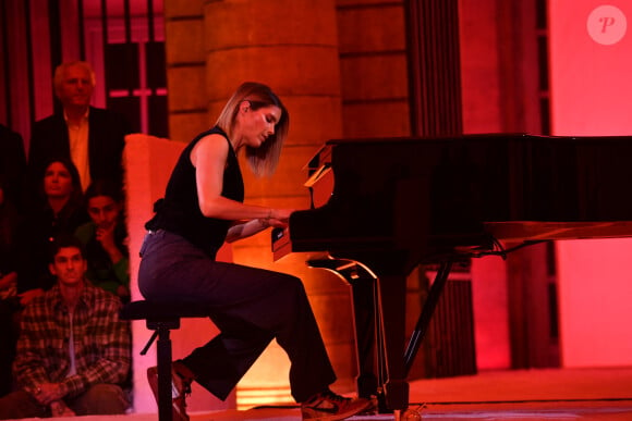 Alice Taglioni au piano à la 17ème édition du Etam Live Show à la Monnaie de Paris le 24 septembre 2024. © Veeren / Bestimage 