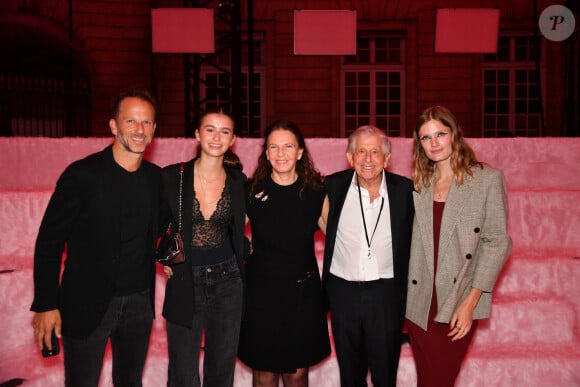 Laurent Milchior, guest, Pierre et Rachel Milchior, Constance Jablonski (enceinte) à la 17ème édition du Etam Live Show à la Monnaie de Paris le 24 septembre 2024. © Veeren / Bestimage 