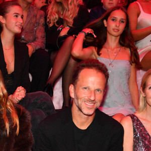 Aliocha Schneider, Camille Razat, Laurent Milchior, Kelly Rutherford, guest à la 17ème édition du Etam Live Show à la Monnaie de Paris le 24 septembre 2024. © Veeren / Bestimage 