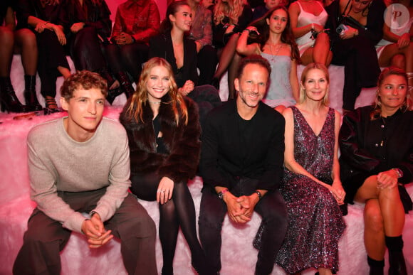 Aliocha Schneider, Camille Razat, Laurent Milchior, Kelly Rutherford, guest à la 17ème édition du Etam Live Show à la Monnaie de Paris le 24 septembre 2024. © Veeren / Bestimage 