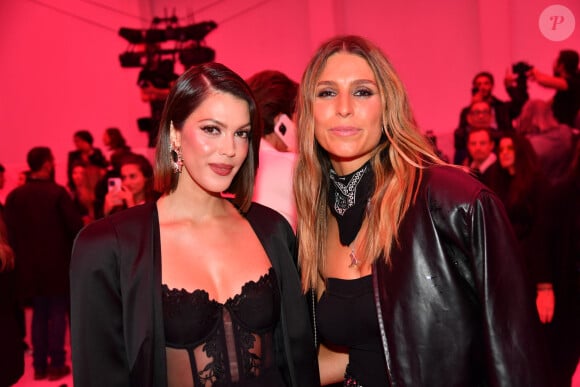 Iris Mittenaere et Laury Thilleman à la 17ème édition du Etam Live Show à la Monnaie de Paris le 24 septembre 2024. © Veeren / Bestimage 