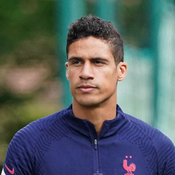 Le champion du monde 2018 vient d'annoncer sa retraite professionnelle à 31 ans
 
Info - Raphaël Varane prend sa retraite à 31 ans - Raphael Varane - Entrainement de l'Equipe de France A au Centre National du Football, à Clairefontaine-en-Yvelines, le 29 mai 2022.