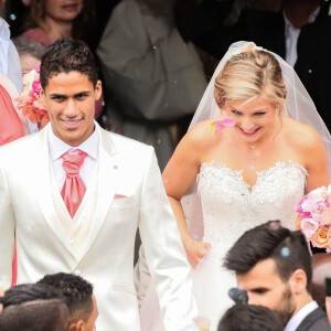 Le beau mariage de Raphaël Varane et Camille

Mariage de Raphaël Varane et Camille Tytgat à la mairie du Touquet puis en l'église Sainte-Jeanne d'Arc