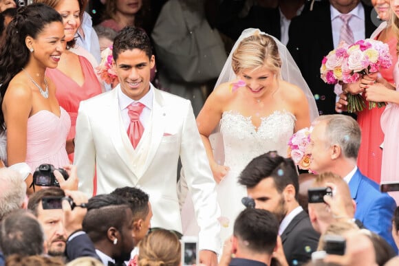 Le beau mariage de Raphaël Varane et Camille

Mariage de Raphaël Varane et Camille Tytgat à la mairie du Touquet puis en l'église Sainte-Jeanne d'Arc