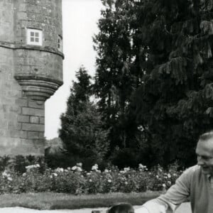 Jacques Chirac le 30 aout 1976, apres sa demission de Premier ministre du gouvernement de Giscard d'Estaing, demission annoncee le 25 aout 1976. Jacques Chirac se repose en famille au chateau de Bity a Sarran en Correze, avec son epouse Bernadette et ses deux filles Claude et Laurence. Photo by Buthaud/ANDBZ/ABACAPRESS.COM